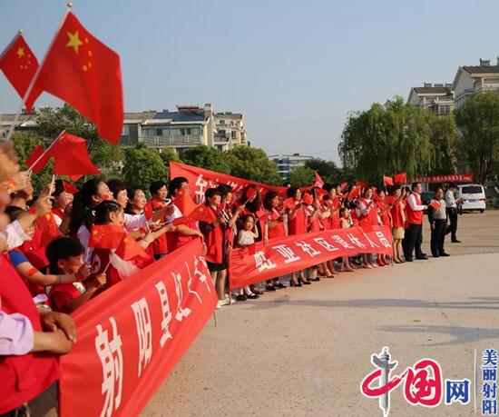 射陽(yáng)虹亞社區開(kāi)展“共建聚合力 共頌愛(ài)國情”主題快閃活動(dòng)