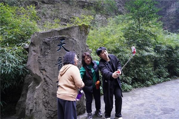 元旦小長(cháng)假 武隆景區迎越南文旅企業(yè)考察團