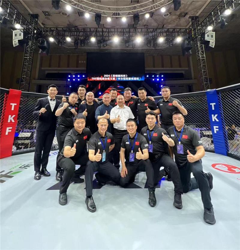 綜合國際格斗賽(MMA)——中方冠軍賽在南通開(kāi)賽 8組16名職業(yè)拳手競技鏖戰