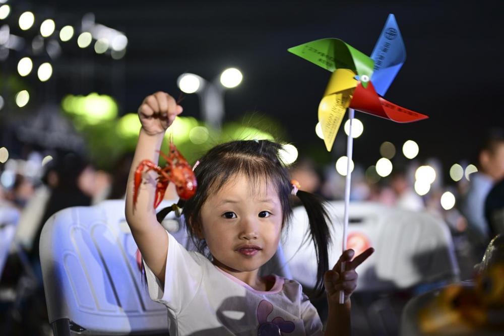 金湖：吃喝游購“夏”荷都——“金’情消費 樂(lè )享湖城”夏季促消費活動(dòng)火爆來(lái)襲！