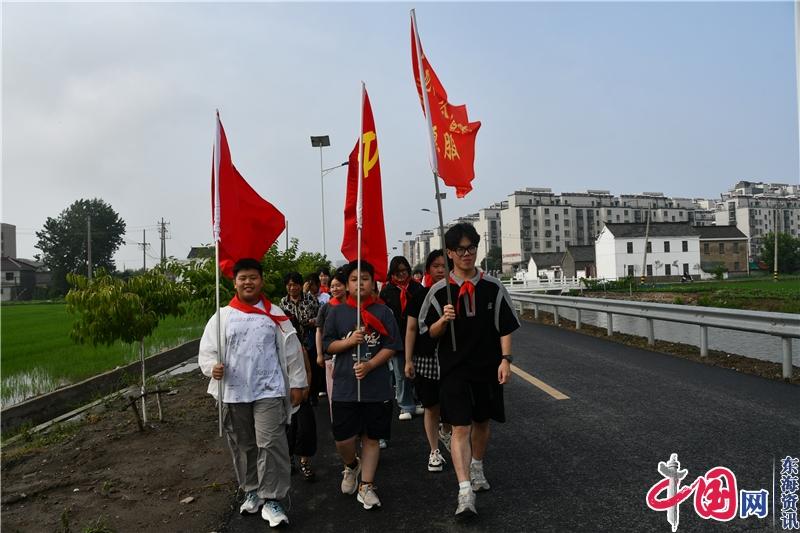 鹽城市鹽都區龍岡鎮暑期校外輔導實(shí)踐活動(dòng)走進(jìn)田間地頭